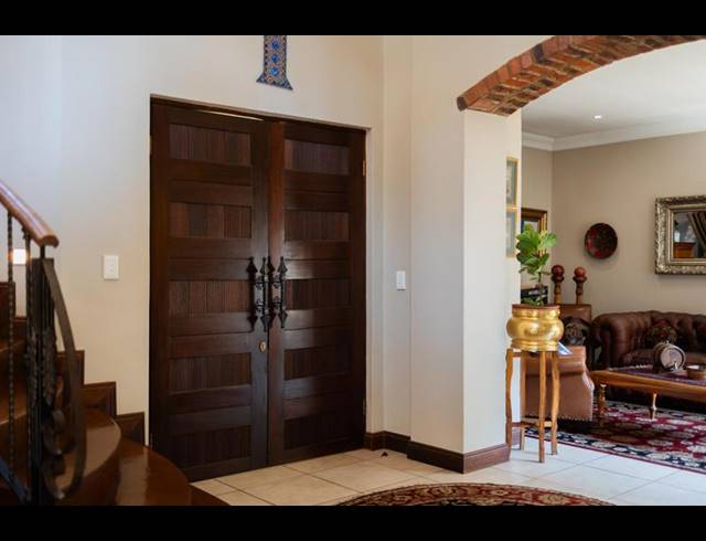4 BEDROOM HOUSE FOR SALE IN MIDSTREAM ESTATE